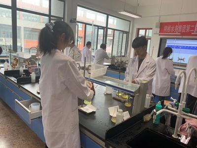 生物化工系黨支部傅美玲開設(shè)黨員示范課 黨建引領(lǐng)專業(yè)教學(xué)新實踐